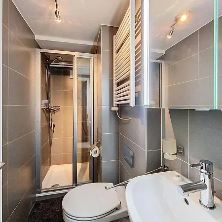Apartment Asters 10 *